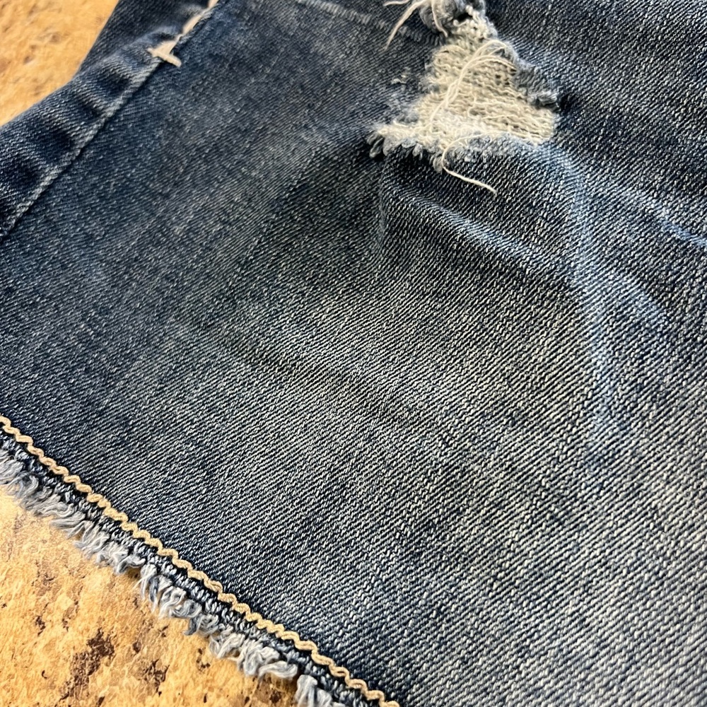 Maurices Distressed worn frayed Blue Denim Shorts - Picture 4 of 9